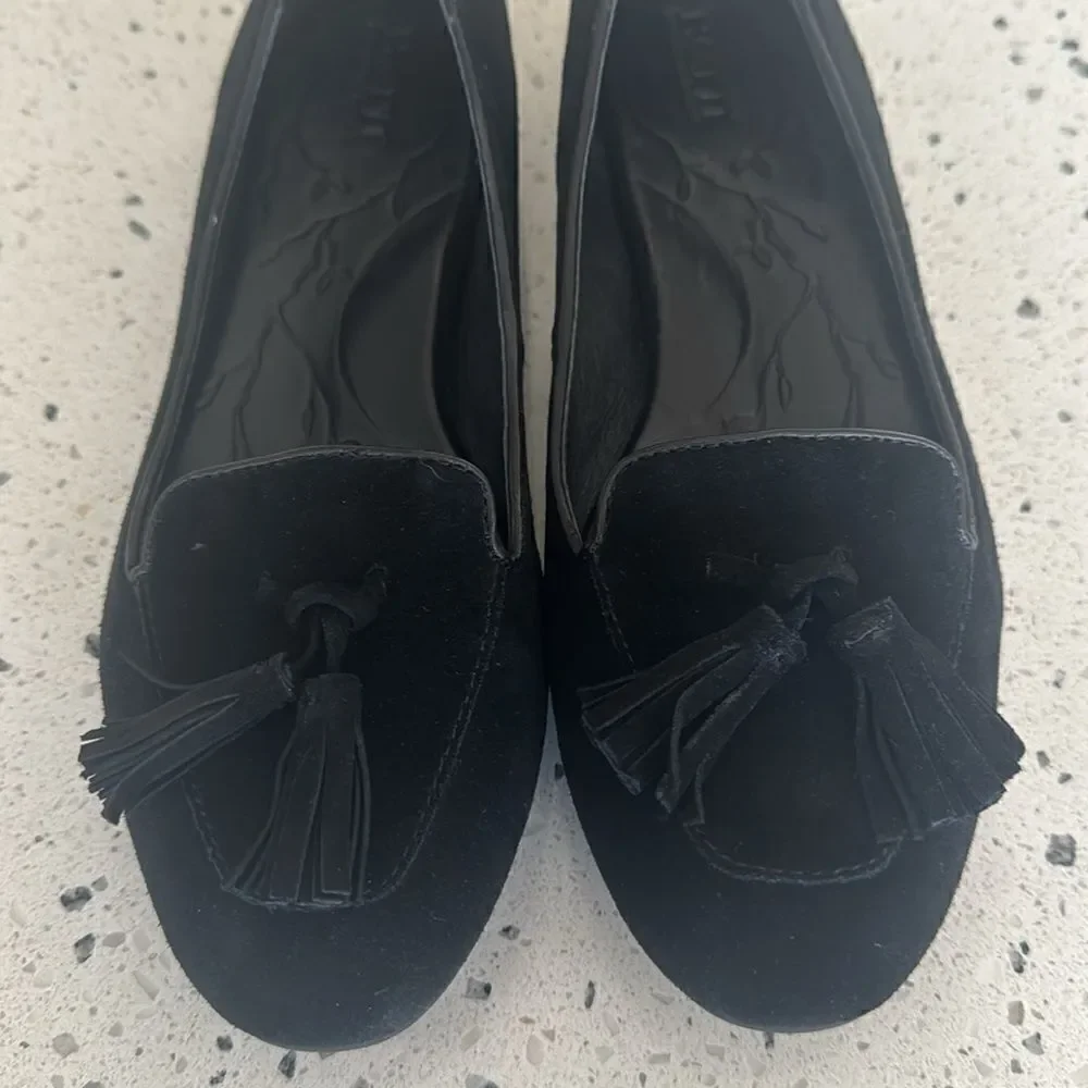 Born Women’s Black Suede Leather Slip On Loafers Flats Tassel Details Size 8.5M